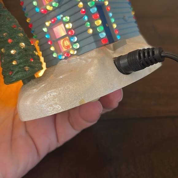 2004 Electrical Spectacle Hallmark Ornament - Picture 5 of 7